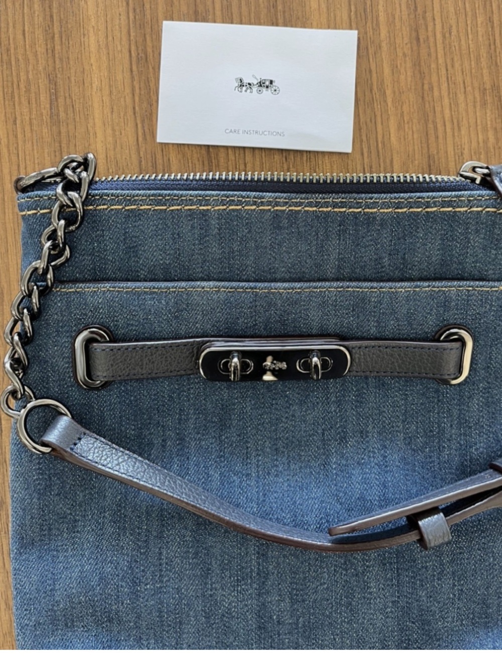 NWOT Coach Swagger Denim Crossbody Messenger Bag in Blue with Black Trim - Picture 4 of 8